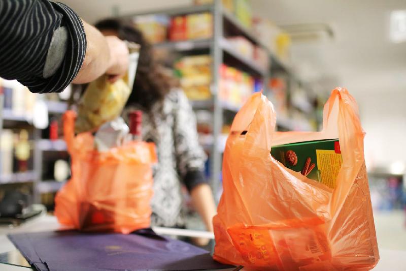 Hướng tới 100% các siêu thị tại Hà Nội không sử dụng túi nilon